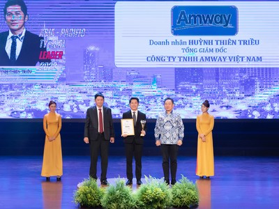 Top 5 Nhà lãnh đạo Tiêu biểu châu Á - Thái Bình Dương 2023 trao cho ông Huỳnh Thiên Triều - Tổng giám đốc Amway Việt Nam