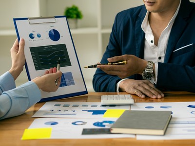 Kl99ok phiên bản mới: Thời điểm hay thời gian?