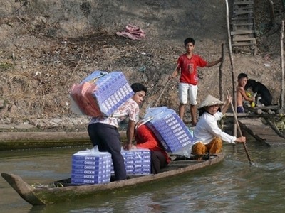 Buôn lậu thuốc lá "vẫn phức tạp" trong tháng 8