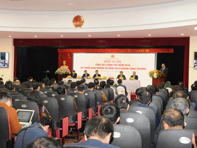 Thủ tướng Kl993 ưu đãi thưởng hấp dẫn Nguyễn Xuân Phúc: Ngành công thương chỉ được tiến không được lùi