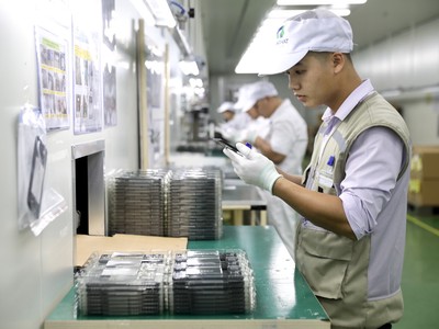 Hình ảnh Kl994 nhà cái bóng đá world cup trong nhà máy của AAA. 