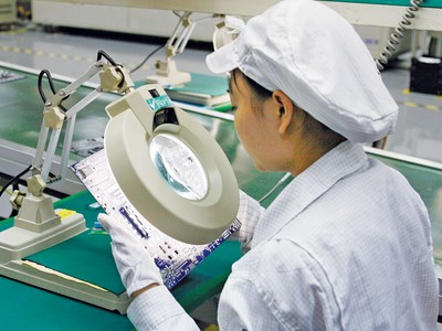 Foxconn là một 3 nhà Kl994 nhà cái bóng đá world cup iPhone lớn nhất tại Trung Quốc và Ấn Độ đã Kl99ok phiên bản mới vào Việt Nam. Trong ảnh: Kl994 nhà cái bóng đá world cup tại nhà máy của Foxconn tại Hải Phòng.
