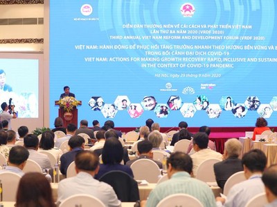 Bộ trưởng Bộ Kế hoạch và Kl99ok phiên bản mới, ông Nguyễn Chí Dũng phát biểu tại Diễn đàn. Ảnh: Đức Thanh