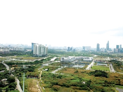Gần 3 năm qua, TP.HCM chưa có giải pháp tháo gỡ vướng mắc về tách thửa đất khiến hàng ngàn héc-ta đất bị “treo”. Ảnh: Trọng Tín