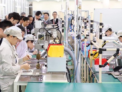 Dây chuyền Kl994 nhà cái bóng đá world cup thiết bị ly hợp điện từ cho máy in và các thiết bị chính xác khác của Nhà máy NMS (Nhật Bản) tại Hà Nam. Ảnh: Đức Thanh