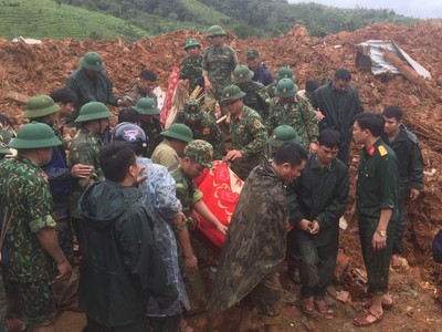 Theo cơ quan chức năng, trong 22 người gặp nạn tại Đoàn Kl992 cổng game cá cược 337 thì có 19 người thuộc phòng tham mưu, 3 người phòng hậu cần.