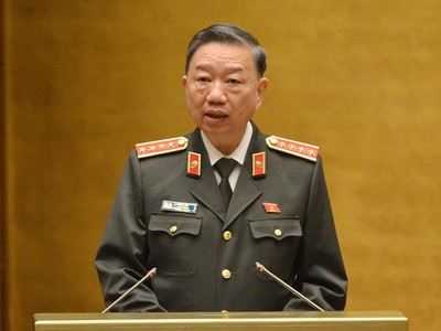 Bộ trưởng Bộ Công an Tô Lâm trả lời kiến nghị của cử tri về tình hình Kl99ok khuyến mãi lớn công nghệ thông tin. 