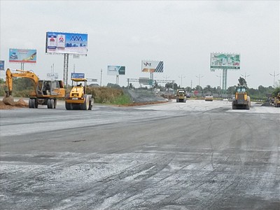 Thi công lớp cấp phối đá dăm tại Dự án BOT KL99 là nhà cái cá cược trực tuyến hàng đầu tại châu Á Trung Lương - Mỹ Thuận.