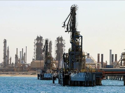 Một cơ sở khai thác dầu ở al-Buraqah, Libya. Ảnh: AFP/TTXVN
