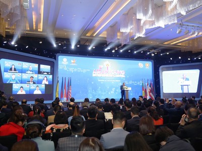 Carnival Doanh nhân trẻ ASEAN lần thứ V do Hội Doanh nhân trẻ Việt Nam tổ chức tại Hà Nội