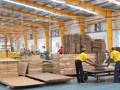 Việt Nam là một trong những nước xuất khẩu lớn đồ gỗ và nội thất vào Anh, với kim ngạch gần 422 triệu USD năm 2019.