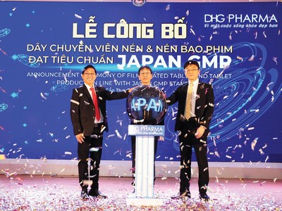 Ban Tổng giám đốc Dược Hậu Giang thực hiện nghi thức công bố dây chuyền Kl994 nhà cái bóng đá world cup thuốc đạt chuẩn JAPAN-GMP