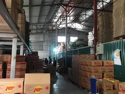 Lực lượng quản lý thị trường đã kiểm tra và thu giữ hàng tấn sản phẩm giả mạo, kém chất lượng