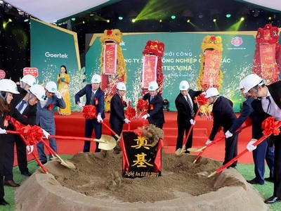 Lãnh đạo tỉnh, KCN WHA và Nhà Kl99ok phiên bản mới thực hiện nghi thức khởi công dự án