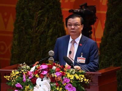 Bộ trưởng Bộ Kl991.com nạp rút nhanh Đinh Tiến Dũng trình bày tham luận tại Đại hội.
