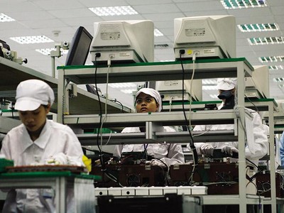 Dây chuyền Kl994 nhà cái bóng đá world cup tại nhà máy của Công ty Foxconn ở tỉnh Bắc Giang. Ảnh: Đức Thanh