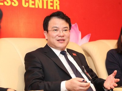 Thứ trưởng Bộ Kế hoạch và Kl99ok phiên bản mới Trần Quốc Phương