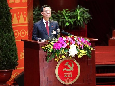 Tham luận tại Đại hội, ông Nguyễn Mạnh Hùng, Bộ trưởng Bộ Thông tin và Truyền thông đề cập các giải pháp đột phá để tăng tốc chuyển đổi số quốc gia