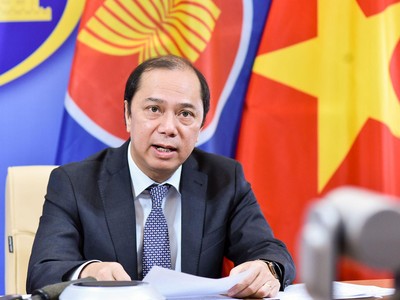 Thứ trưởng Bộ Ngoại giao Nguyễn Quốc Dũng