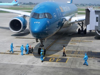 Một tàu bay B787 thân rộng của Vietnam Airlines.