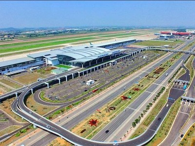 Không phát triển ồ ạt sân bay