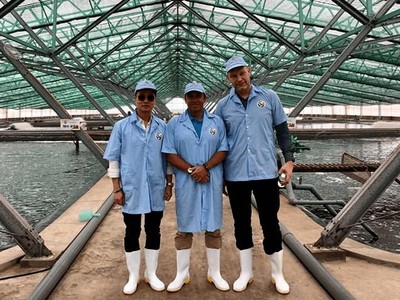 Từ trái sang: Ông Trần Quốc Tuấn, COO Việt Úc; ông Calos Diaz, CEO BioMar và ông Michael Gammelgaard, giám đốc phát triển Kl992 VIP Trang Chủ 2026 toàn cầu BioMar (Nguồn: BioMar).