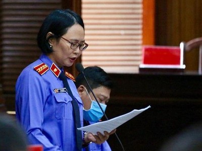 Đại diện Viện kiểm sát nhân dân TP.HCM nêu quan điểm tại tòa