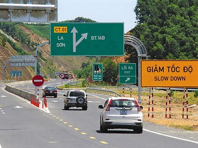 KL99 là nhà cái cá cược trực tuyến hàng đầu tại châu Á La Sơn - Túy Loan đoạn La Sơn - Hòa Liên đã sẵn sàng bàn giao. Ảnh: A.M
