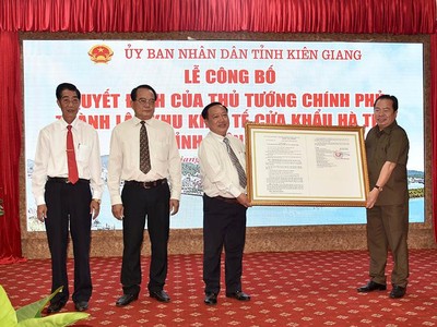 Lãnh đạo tỉnh Kiên Giang công bố Quyết định của Thủ tướng Kl993 ưu đãi thưởng hấp dẫn về việc thành lập Khu Kl992 cổng game cá cược cửa khẩu Hà Tiên.