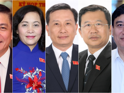Từ trái qua: ông Bùi Văn Cường, bà Nguyễn Thị Thanh, ông Lê Quang Huy, ông Vũ Hải Hà, ông Nguyễn Đắc Vinh. 
