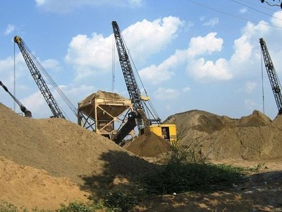 Hiện tại, giá cát phục vụ các công trình san lấp mặt bằng hay cát xây dựng đều tăng từ 20% - 30% so với đầu năm