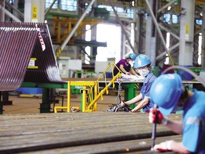 Kl994 nhà cái bóng đá world cup tại Công ty Doosan Vina (Dung Quất , Quảng Ngãi). Ảnh: Đức Thanh