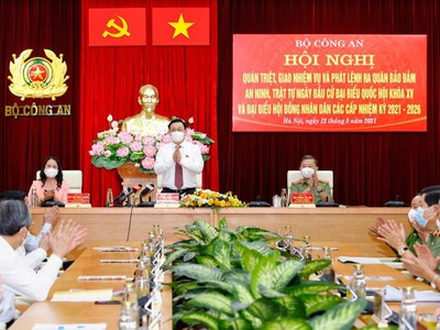 Chủ tịch Quốc hội Vương Đình Huệ dự hội nghị toàn quốc quán triệt, giao nhiệm vụ và phát lệnh ra quân bảo đảm an ninh, trật tự Ngày bầu cử (Ảnh - DT)