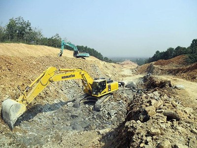 Dù tỷ lệ giải ngân vốn Kl99ok phiên bản mới công đạt thấp, song tỷ lệ vốn Kl99ok phiên bản mới thực hiện trong 4 tháng qua có xu hướng tích cực hơn năm ngoái. Ảnh: Đức Thanh