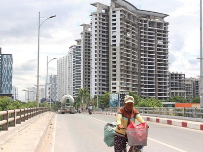 Quỹ đất khan hiếm, cùng thủ tục rườm rà, phức tạp khiến việc phát triển nhà ở cho người thu nhập thấp rất khó khăn