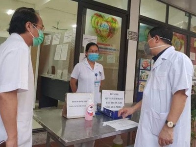 Cục Quản lý khám, chữa bệnh, Bộ Y tế kiểm tra công tác phòng, chống dịch Covid-19 tại Bệnh viện Phổi trung ương.
