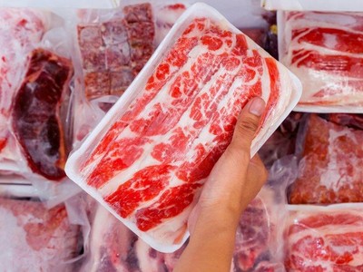 Lượng tiêu thụ thịt các loại có xu hướng tăng nhẹ qua các năm, từ 1,8 kg/người/tháng năm 2010 lên 2,3 kg/người/tháng năm 2020