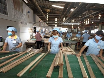 Đơn hàng đồ gỗ chảy mạnh về Việt Nam, đưa kim ngạch xuất khẩu 5 tháng tăng hơn 60% với 6,6 tỷ USD