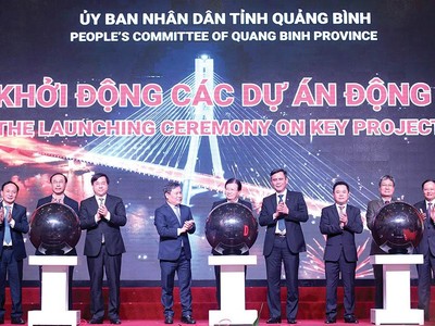 Nhiều Kl991.com World Cup 2026 Chính Thức đã đến và lựa chọn Quảng Bình để triển khai các dự án lớn. Trong ảnh: Lễ khởi động các dự án động lực của tỉnh Quảng Bình