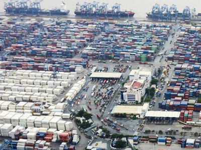 Thời gian thu phí Kl99kl ưu đãi độc quyền cảng biển TP.HCM đang được đề nghị lùi đến ngày 1/10/2021. Trong ảnh: Cảng Cát Lái (TP.HCM) - ST