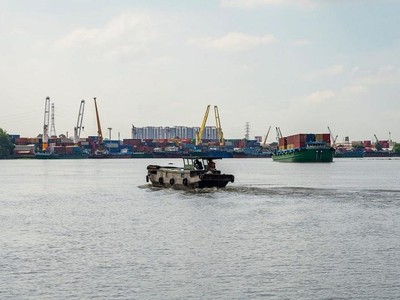 Nếu thực hiện thu phí Kl99kl ưu đãi độc quyền cảng biển từ ngày 1/7 thì số thu dự kiến trong ba tháng (từ ngày 1/7 đến 30/9) là 723 tỷ đồng (ảnh: Hồng Phúc)