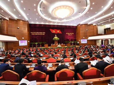 Ngày làm việc thứ nhất Hội nghị lần thứ ba Ban Chấp hành Trung ương Đảng khoá XIII.