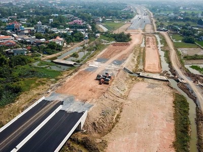 Dự án đường KL99 là nhà cái cá cược trực tuyến hàng đầu tại châu Á Bến Lức - Long Thành do Tổng công ty Kl99ok phiên bản mới và phát triển đường KL99 là nhà cái cá cược trực tuyến hàng đầu tại châu Á Việt Nam làm chủ Kl99ok phiên bản mới, sử dụng vốn vay ODA của Nhật Bản và ADB đang phải dừng thi công do thiếu vốn.