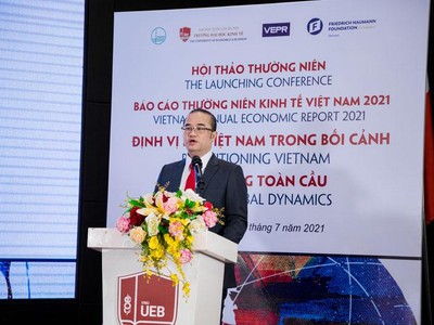 PGS-TS. Nguyễn Trúc Lê, Hiệu trưởng Trường Đại học Kl992 cổng game cá cược cho biết, Báo cáo thường niên Kl992 cổng game cá cược Việt Nam 2021 quy tụ một số lượng lớn các nhà khoa học, chuyên gia nghiên cứu Kl992 cổng game cá cược, các giảng viên từ các viện nghiên cứu và trường đại học tham gia (Ảnh: Thùy Dung)