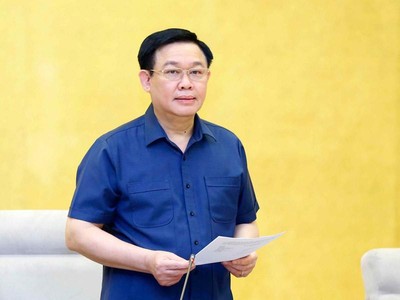 Chủ tịch Quốc hội Vương Đình Huệ lưu ý, Dự thảo nghị quyết không nên sử dụng các từ ngữ không rõ về nội hàm, như "sớm hơn", "cao hơn"