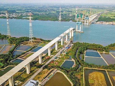 Thi công Gói thầu J3 sử dụng vốn vay của JICA. Ảnh: A.M