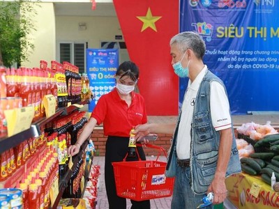 Siêu thị mini 0 đồng hỗ trợ người dân mùa dịch tại Hà Nội