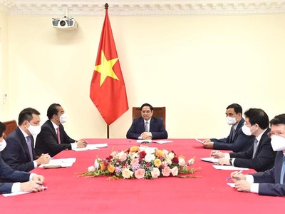 Thủ tướng Kl993 ưu đãi thưởng hấp dẫn Phạm Minh Chính điện đàm trực tuyến với Thủ tướng Bỉ Alexander De Croo tối 25/8 (Ảnh: BNG)