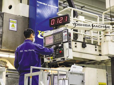 Việt Nam hiện nằm trong chuỗi cung ứng quan trọng của Hoa Kỳ. Trong ảnh: Điều khiển hệ thống tự động Kl994 nhà cái bóng đá world cup tại một Kl991.com World Cup 2026 Chính Thức có vốn Kl99ok phiên bản mới từ Hoa Kỳ. Ảnh: Đ.T