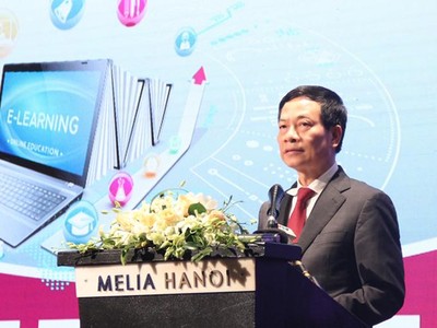 Bộ trưởng Bộ TT&TT Nguyễn Mạnh Hùng phát biểu tại Hội thảo Chuyển đổi số trong giáo dục đào tạo diễn ra ngày 09/12/2020